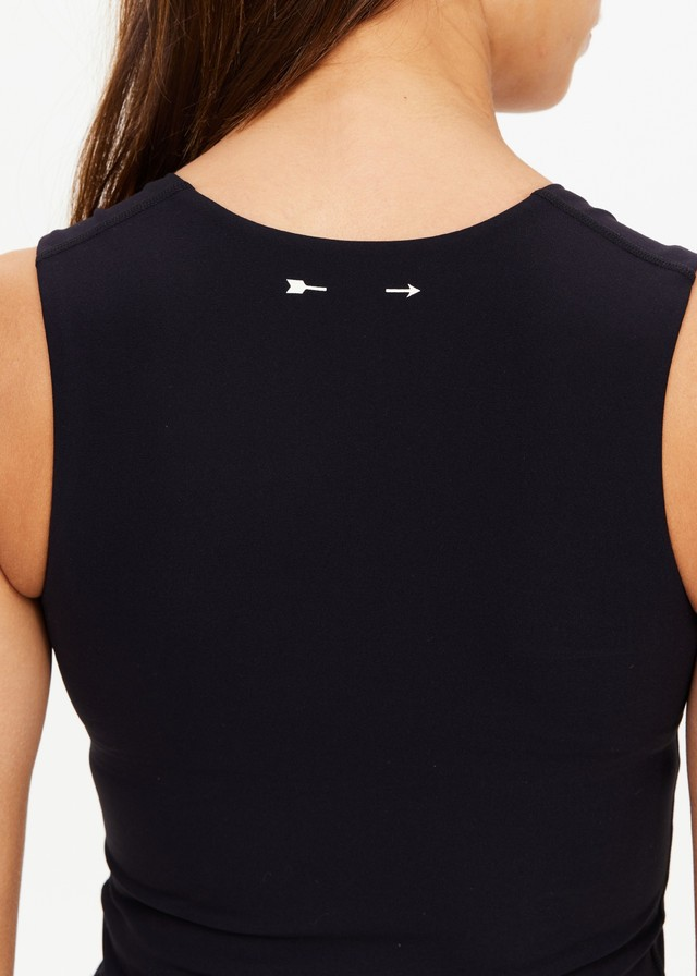 ONYX KORI CROP TANK BLACK