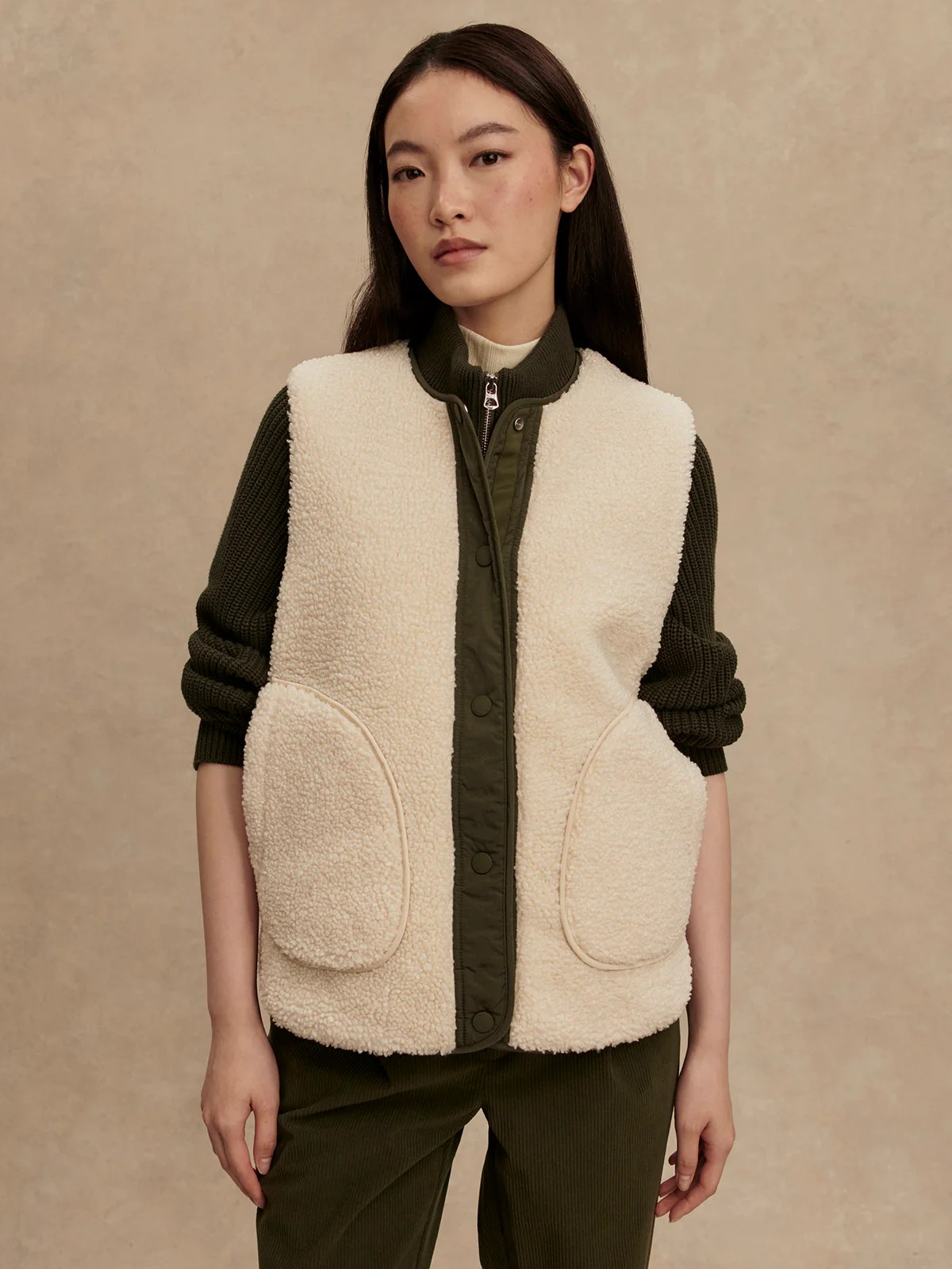 audrea reversible gilet sandshell / forest night