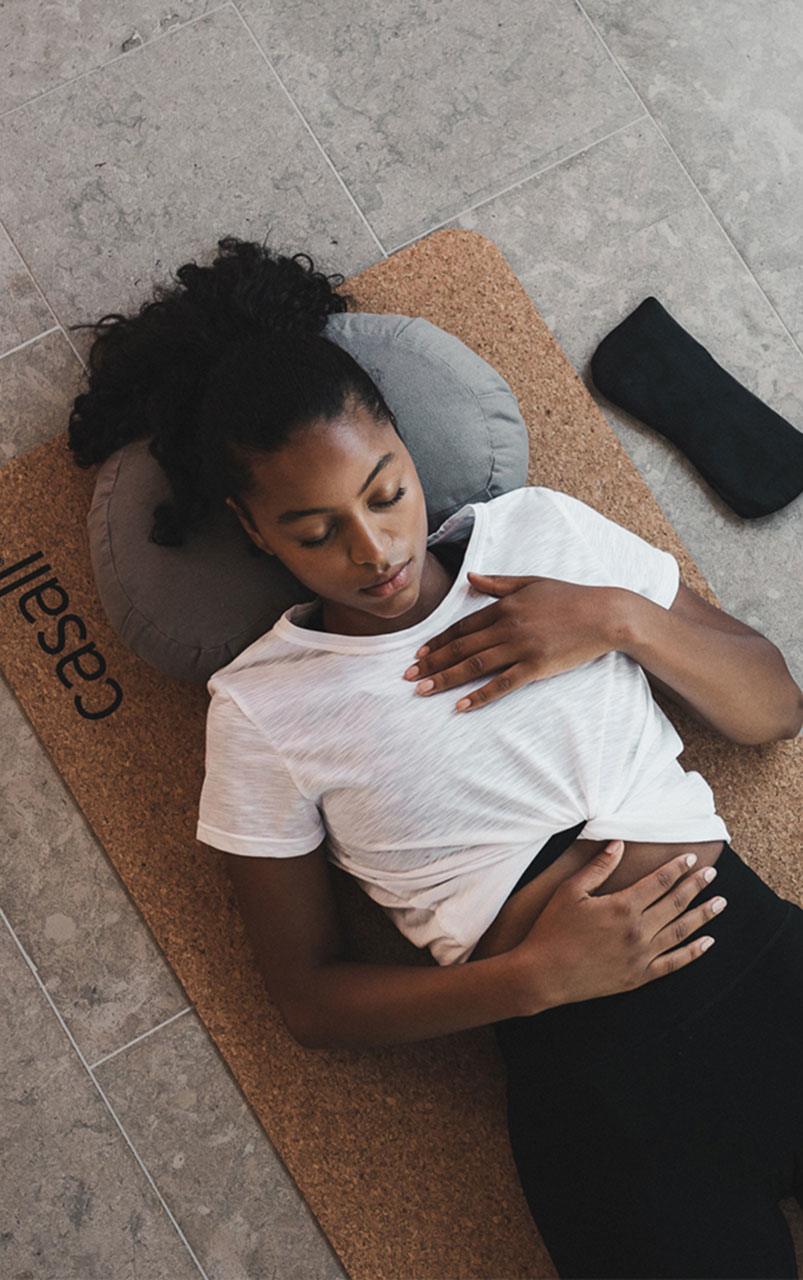 Meditation pillow halfmoon shape Warm grey