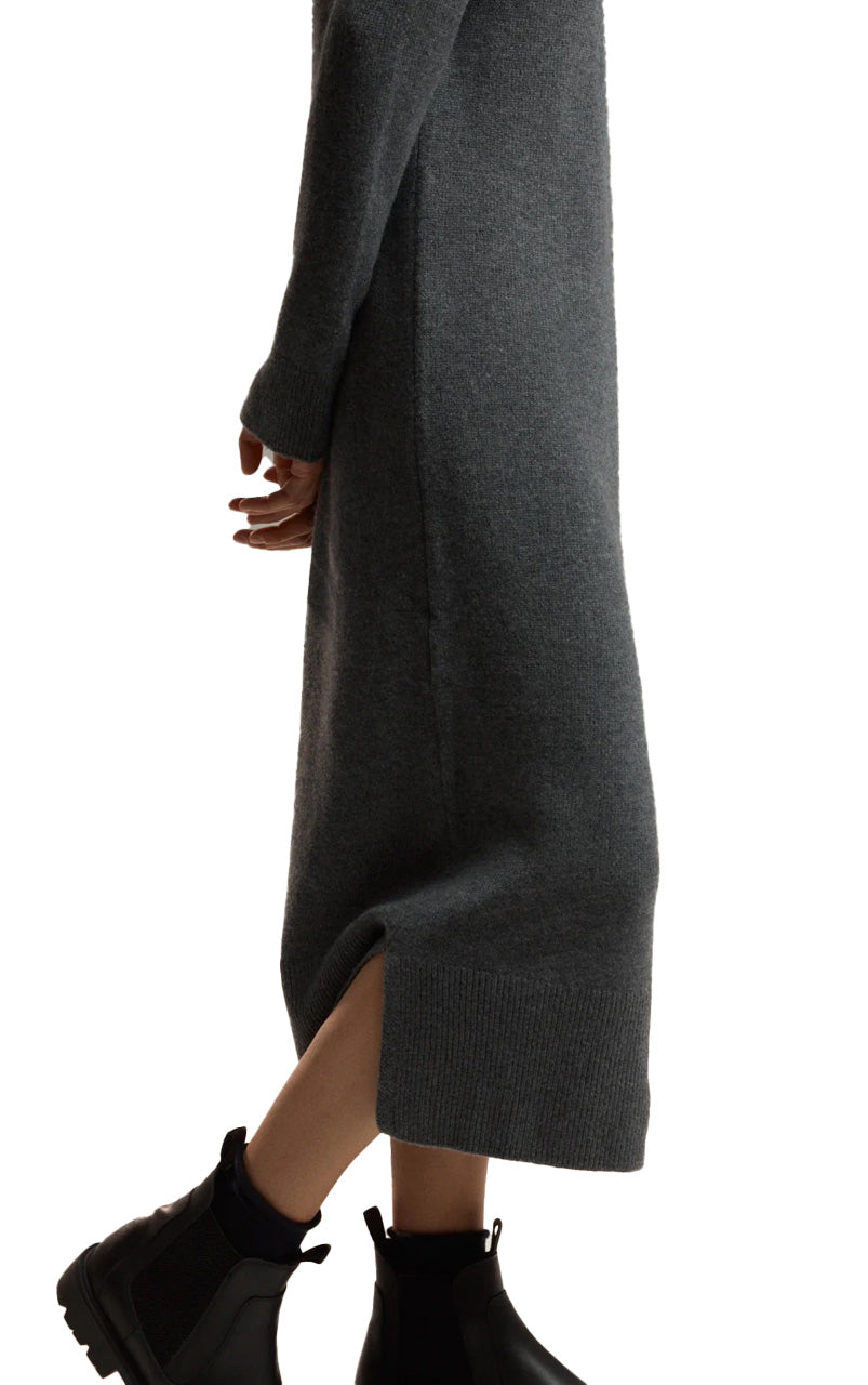 CLOSAALF KNIT WOMAN