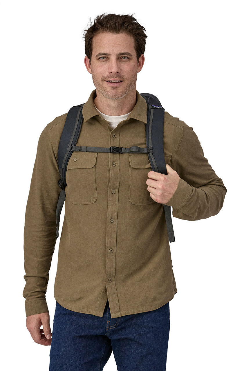Black Hole Pack 32L Smolder Blue