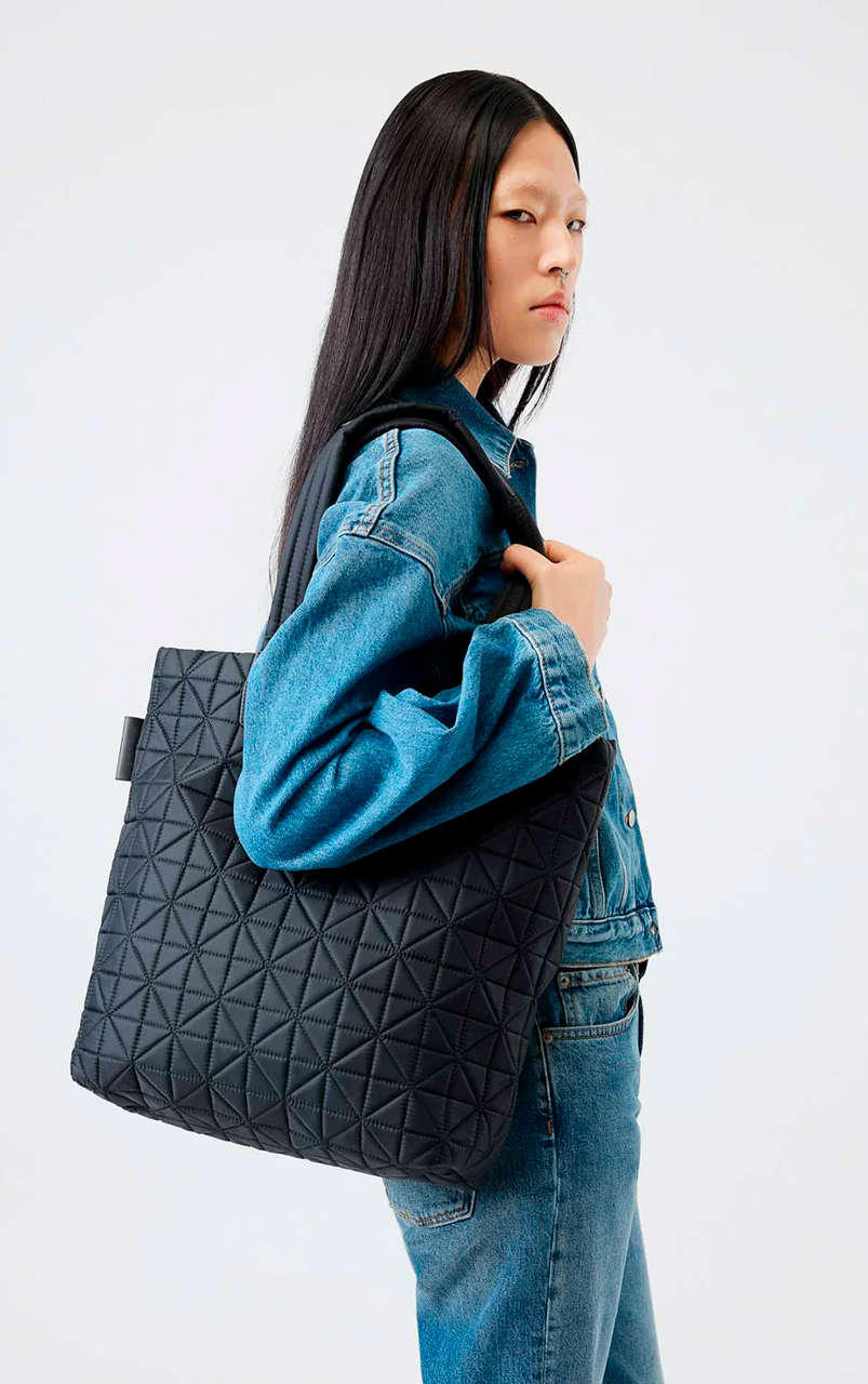 VEE SHOPPER BLACK