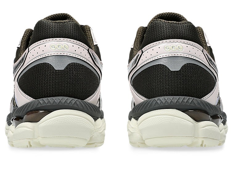 GEL-CUMULUS 16 BLACK COFFEE/PURE SILVER