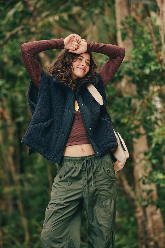 SCOUT IT OUT VEST / NAVY