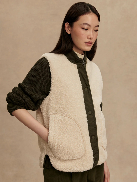 audrea reversible gilet sandshell / forest night